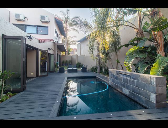 4 BEDROOM CLUSTER FOR SALE IN LONEHILL